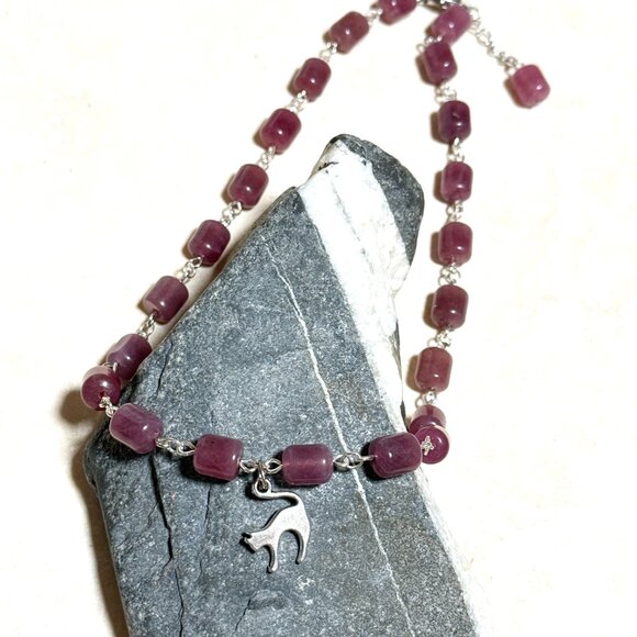 Genuine Magenta Chalcedony Short Necklace, Gemstone & Cute Slim Cat Charm - Picture 4 of 14